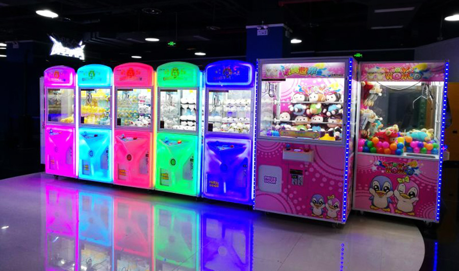 廣州立而方剪刀禮品機大娃娃機廠家