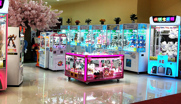 工作立而方剪刀禮品機