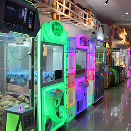 想開一家禮品屋,請問去哪里買娃娃機比較好