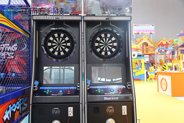 立而方電子飛鏢機