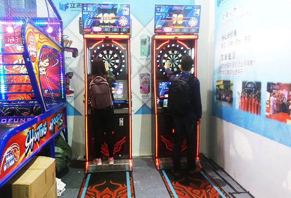 廣州立而方立式飛鏢機(jī) 廣州立而方立式飛鏢機(jī)