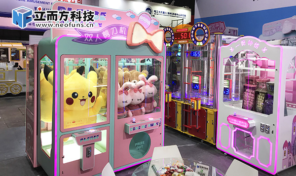 立而方雙人<a href='/jiandaoji.htm' class='keys' title='點擊查看關(guān)于剪刀機的相關(guān)信息' target='_blank'>剪刀機</a> 立而方雙人剪刀機