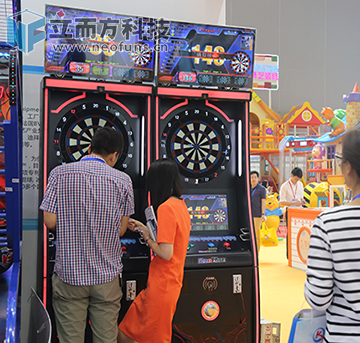 立而方臺(tái)式投幣飛鏢機(jī)，風(fēng)馳飛鏢適不適合投放？