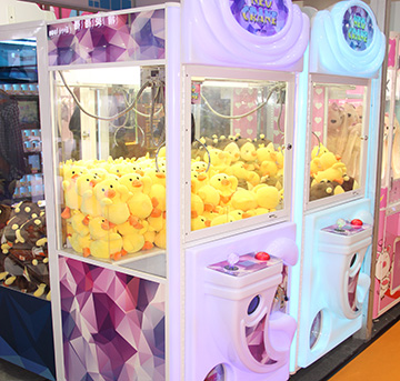 有關(guān)娃娃機(jī)的生意,并沒有止于娃娃機(jī)