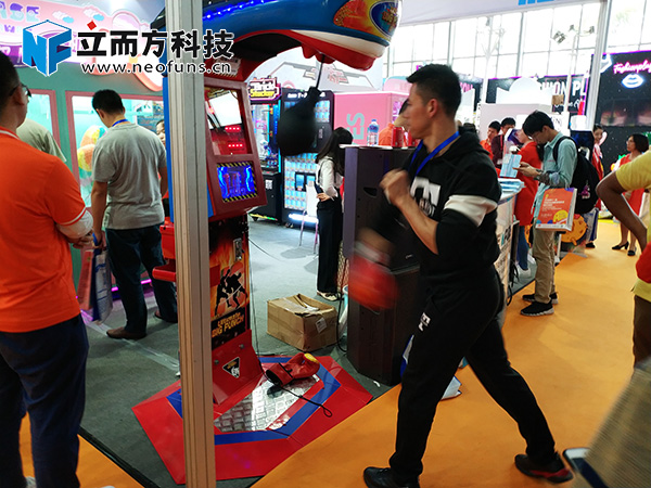 立而方龍拳可樂機(jī)禮品機(jī)