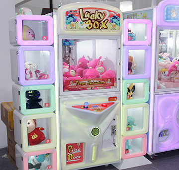 抓娃娃機(jī)：玩弄人性的糖果惡魔（上）