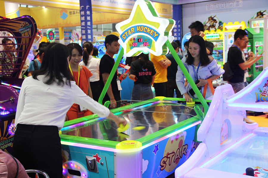 立而方曲棍球游戲機