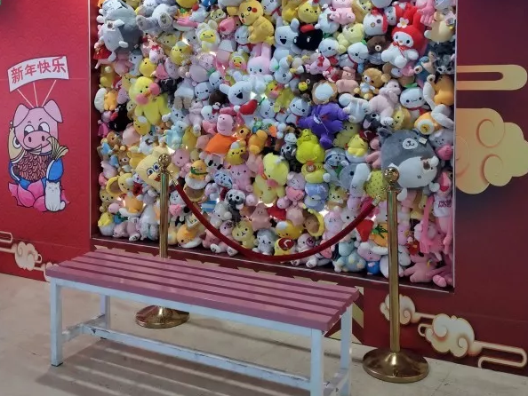 立而方<a href='/lpj.htm' class='keys' title='點(diǎn)擊查看關(guān)于禮品機(jī)的相關(guān)信息' target='_blank'>禮品機(jī)</a>娃娃機(jī)墻