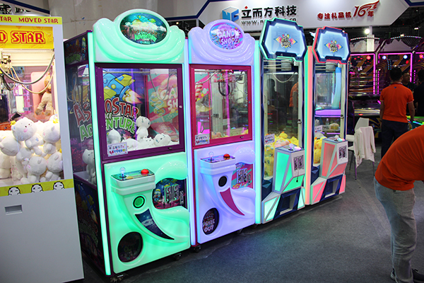 立而方娃娃機(jī)