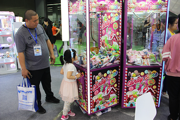 立而方糖果娃娃機(jī)