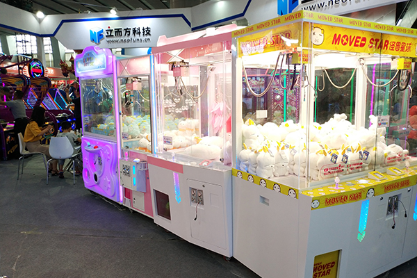 立而方娃娃機(jī)