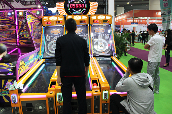 立而方保齡球游戲機(jī)