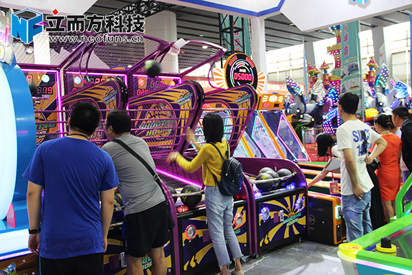 立而方運動游戲機