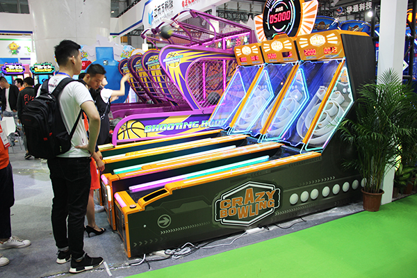 立而方保齡球游戲機