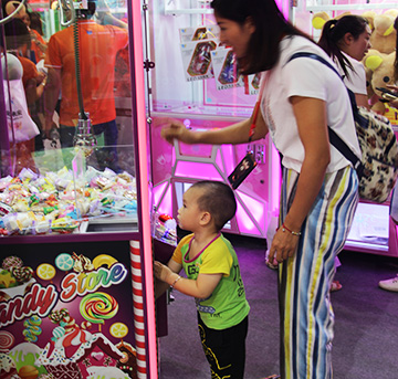 娃娃機(jī)為何如此經(jīng)久不衰，萬物皆可抓的娃娃機(jī)我只要你