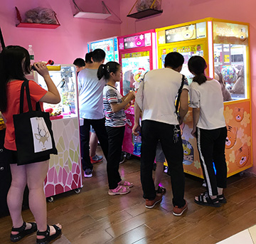 一臺(tái)抓娃娃機(jī)多少錢，在商超租一個(gè)位置經(jīng)營可以盈利嗎?—立而方