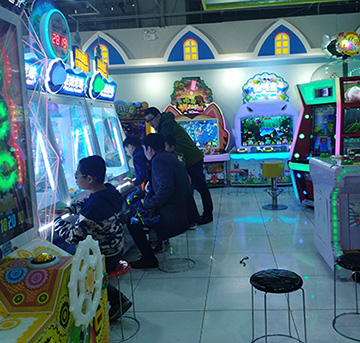 夾娃娃機(jī)器多少錢，投放娃娃機(jī)場地需要多少費(fèi)用？