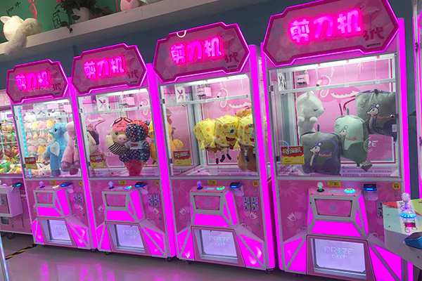 二爪娃娃機<a href='/jiandaoji.htm' class='keys' title='點擊查看關(guān)于剪刀機的相關(guān)信息' target='_blank'>剪刀機</a> 二爪娃娃機剪刀機