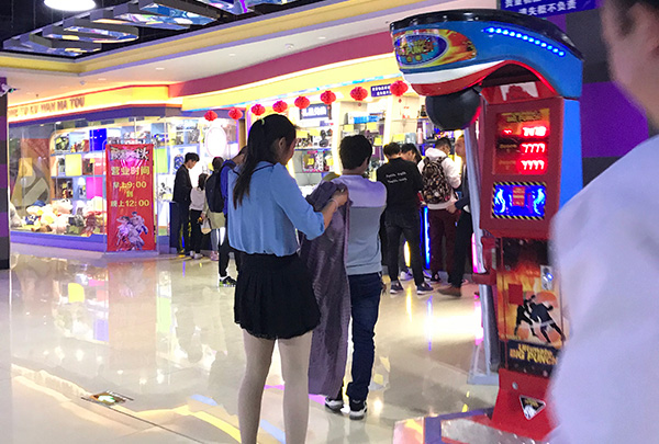 抓<a href='/wwj.htm' class='keys' title='點擊查看關(guān)于娃娃機的相關(guān)信息' target='_blank'>娃娃機</a><a href='/jiandaoji.htm' class='keys' title='點擊查看關(guān)于剪刀機的相關(guān)信息' target='_blank'>剪刀機</a> 抓娃娃機剪刀機