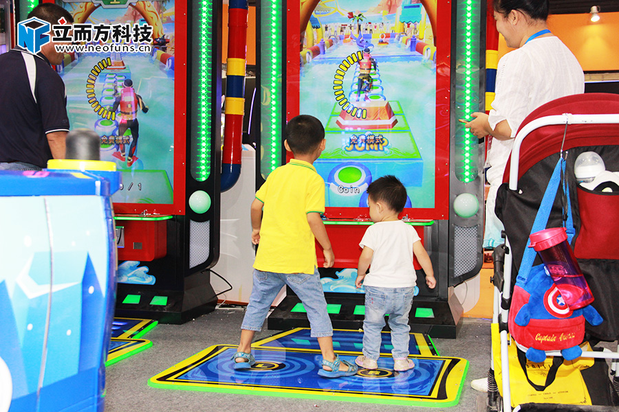 立而方勇闖三關(guān)游戲機