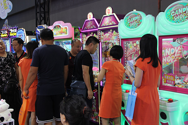 立而方娃娃機(jī) 立而方娃娃機(jī)