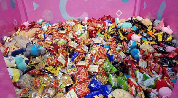 抓娃娃機(jī)<a href='/jiandaoji.htm' class='keys' title='點(diǎn)擊查看關(guān)于剪刀機(jī)的相關(guān)信息' target='_blank'>剪刀機(jī)</a> 抓娃娃機(jī)剪刀機(jī)