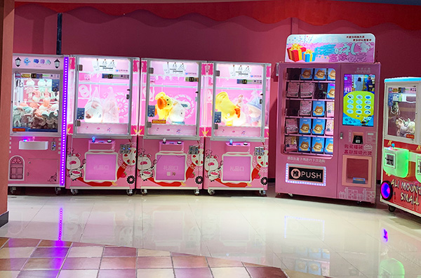 娃娃機<a href='/jiandaoji.htm' class='keys' title='點擊查看關于剪刀機的相關信息' target='_blank'>剪刀機</a> 娃娃機剪刀機