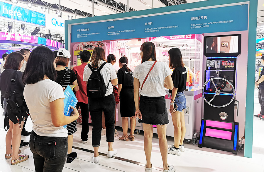 立而方電信展娃娃機(jī) 立而方電信展娃娃機(jī)