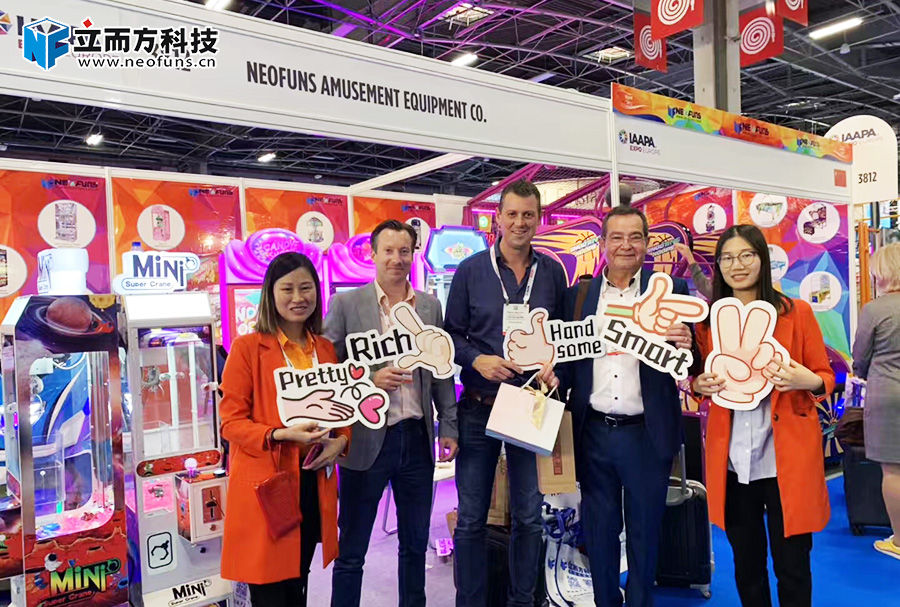 立而方娃娃機(jī)剪刀機(jī) 立而方娃娃機(jī)剪刀機(jī)