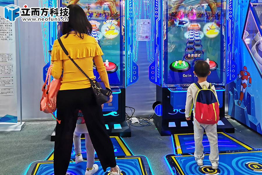 立而方勇闖三關(guān)游戲機 立而方勇闖三關(guān)游戲機