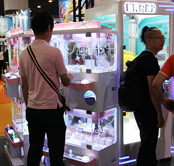 抓神是如何煉成的？Alice教你如何玩轉(zhuǎn)抓娃娃機(jī)—立而方