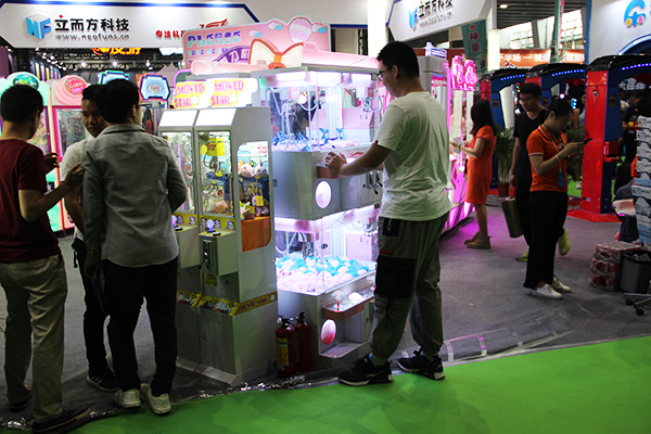 立而方娃娃機(jī) 立而方<a href='/wwj.htm' class='keys' title='點(diǎn)擊查看關(guān)于娃娃機(jī)的相關(guān)信息' target='_blank'>娃娃機(jī)</a>