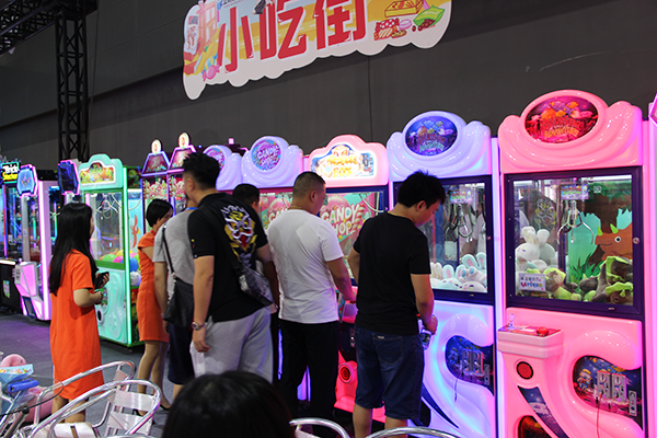 娃娃機(jī)立而方 娃娃機(jī)立而方