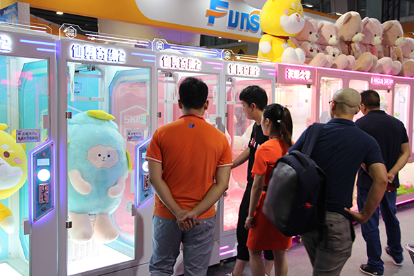 娃娃機(jī)<a href='/jiandaoji.htm' class='keys' title='點(diǎn)擊查看關(guān)于剪刀機(jī)的相關(guān)信息' target='_blank'>剪刀機(jī)</a> 娃娃機(jī)剪刀機(jī)