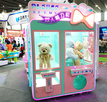 【立而方】一個玩轉(zhuǎn)娃娃機的男人，一年之內(nèi)抓了上萬只娃娃！