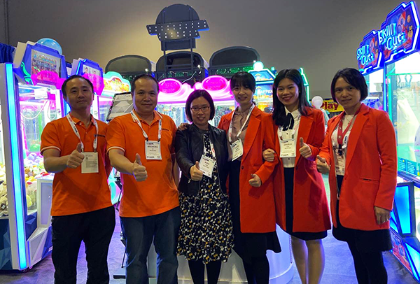 娃娃機(jī)廠家 娃娃機(jī)廠家