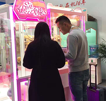 【立而方】抓娃娃機(jī)正是滿足了用戶的這種需求，才會(huì)如此火爆