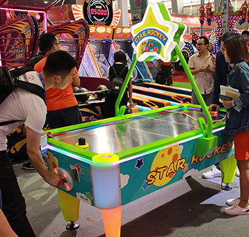 【立而方】共享按摩椅會(huì)搶迷你KTV與娃娃機(jī)的生意嗎？