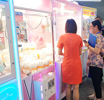 【立而方】是我太笨還是抓娃娃機游戲太難？影藏在背后的利潤算計