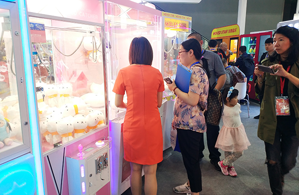 抓娃娃機(jī) 抓娃娃機(jī)