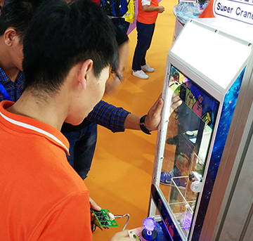 【立而方】“抓娃娃機”卷土重來又火了，背后的邏輯竟然是這樣的！