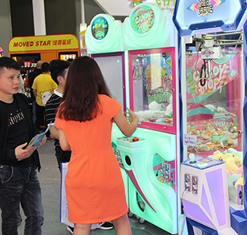 【立而方】抓娃娃機其實商機無限，就看你敢不敢這么玩！