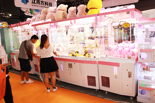 雙人娃娃機 雙人<a href='/wwj.htm' class='keys' title='點擊查看關于娃娃機的相關信息' target='_blank'>娃娃機</a>