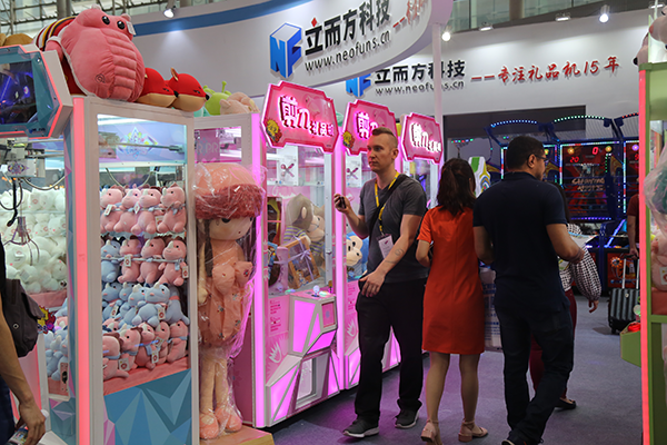 娃娃機<a href='/jiandaoji.htm' class='keys' title='點擊查看關于剪刀機的相關信息' target='_blank'>剪刀機</a> 娃娃機剪刀機