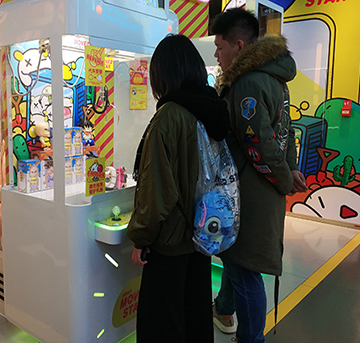 【立而方】你爸已經(jīng)是娃娃機(jī)界的名人了，要大氣些（短篇故事）