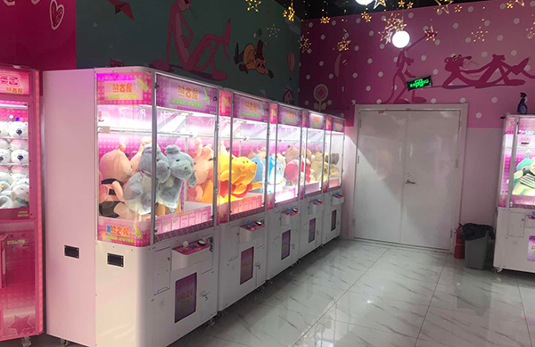 娃娃機(jī)<a href='/jiandaoji.htm' class='keys' title='點(diǎn)擊查看關(guān)于剪刀機(jī)的相關(guān)信息' target='_blank'>剪刀機(jī)</a> 娃娃機(jī)剪刀機(jī)