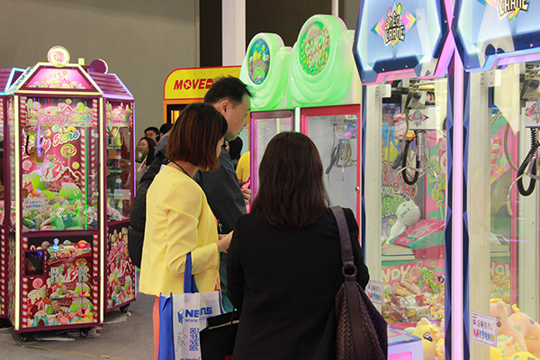 立而方娃娃機 立而方娃娃機