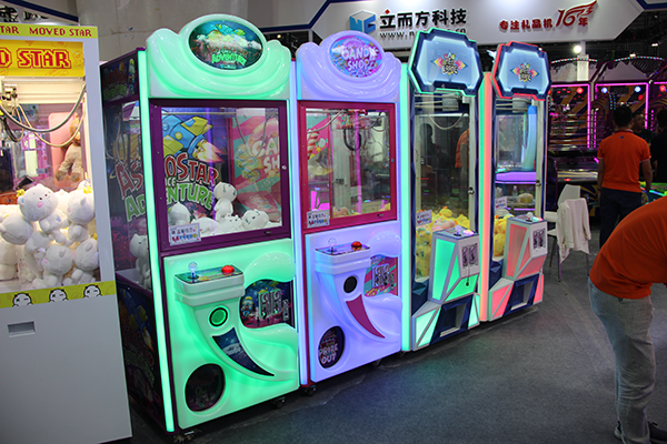 娃娃機(jī)廠家 娃娃機(jī)廠家