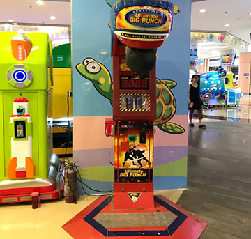 【立而方】韓國著名男星為釋放壓力玩龍拳機(jī)，一拳打下8347高分