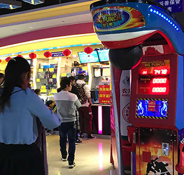 【立而方】一拳打爆拳擊機(jī)，如此爆發(fā)力狠狠打臉網(wǎng)絡(luò)噴子